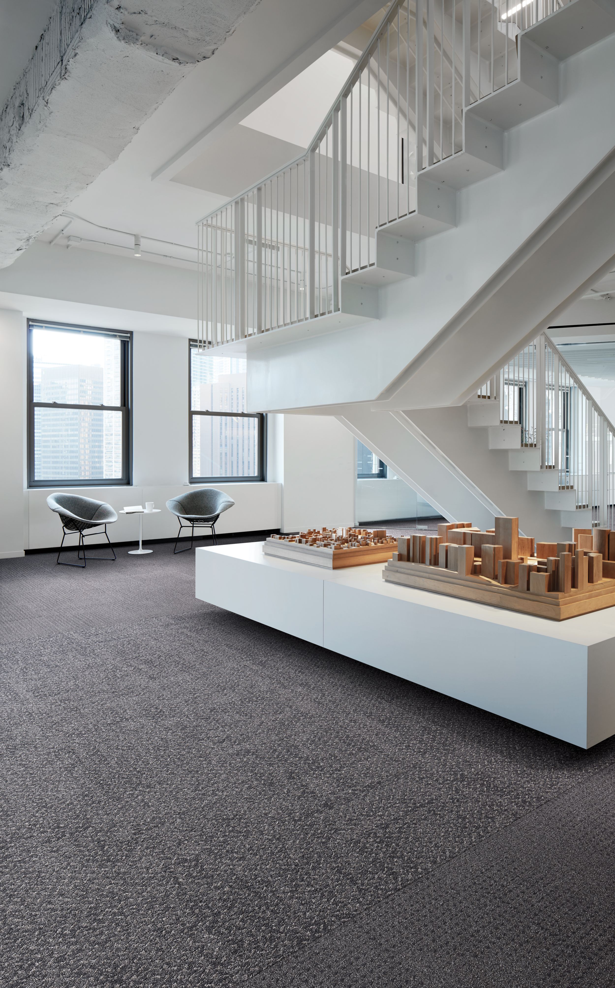 Interface Dover Street carpet tile in office with central white staircase afbeeldingnummer 7